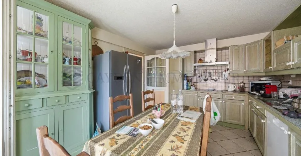En exclusivité ! Charmant 5 pièces au coeur d'Onex – photo 2 sur 14