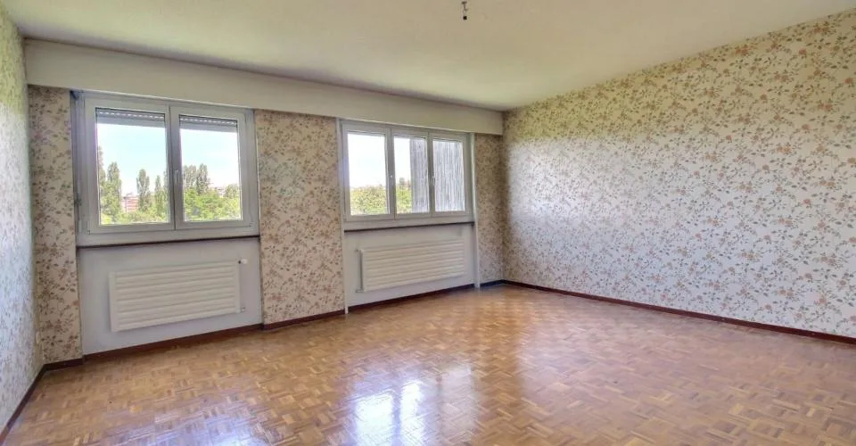 Geräumige Familienwohnung mit großem Potenzial – Foto 2 von 13