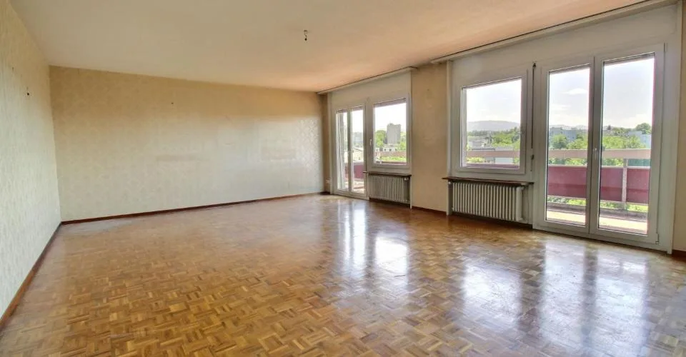 Geräumige Familienwohnung mit großem Potenzial – Foto 8 von 13