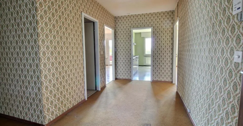 Geräumige Familienwohnung mit großem Potenzial – Foto 5 von 13