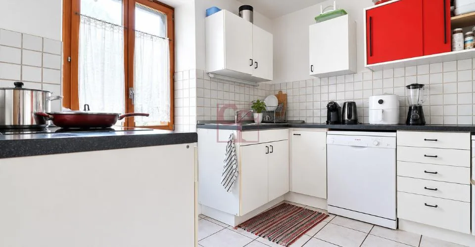 Immeuble de rendement idéalement situé en plein centre du village – Foto 2 von 7