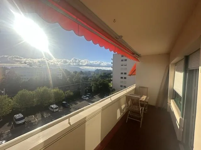 Appartement traversant lumineux, vue Alpes et lac !! – photo 1 sur 11