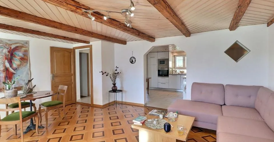 IMMEUBLE DE 4 APPARTEMENTS A RENOVER AVEC VUE PANORAMIQUE EXCEPTIONNELLE SUR LE LAC LEMAN ET LES ALPES – photo 7 sur 13