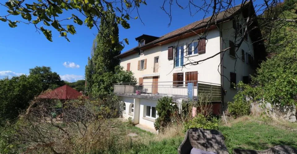 IMMEUBLE DE 4 APPARTEMENTS A RENOVER AVEC VUE PANORAMIQUE EXCEPTIONNELLE SUR LE LAC LEMAN ET LES ALPES – photo 4 sur 13