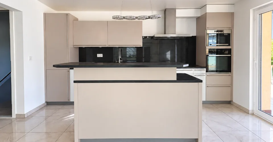 Un spacieux appartement de 5.5 pièces en duplex bénéficiant d'une grande terrasse. – photo 3 sur 11