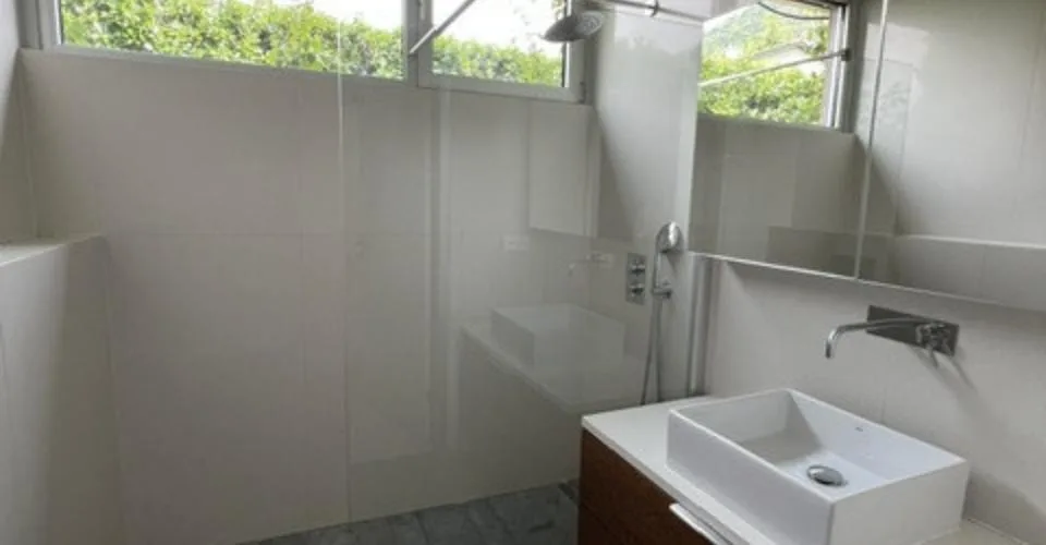 Belle et très spacieuse villa d'architecte, 12 pces, 2800 m2 terrain intimiste, – Foto 5 von 13