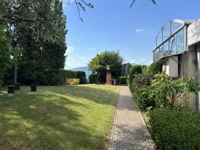 Belle et très spacieuse villa d'architecte, 12 pces, 2800 m2 terrain intimiste, – Foto 2 von 13