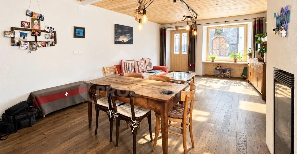 5.5 Zimmer Reihenfamilienhaus in Sembrancher – Foto 1 von 12