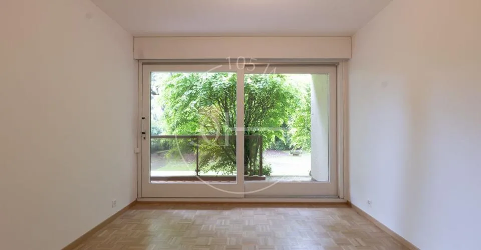 Exklusiv: Renovierte Wohnung in privilegierter Umgebung – Foto 10 von 11