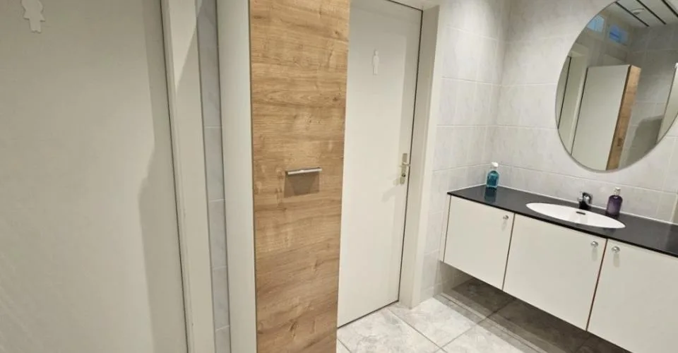 380 m2 répartis en 4 locaux commerciaux – Foto 6 von 7