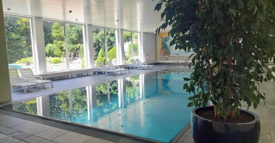 RÉSERVÉ - Terrasse ensoleillée et accès exclusif aux installations de piscine et de sport – Foto 10 von 11