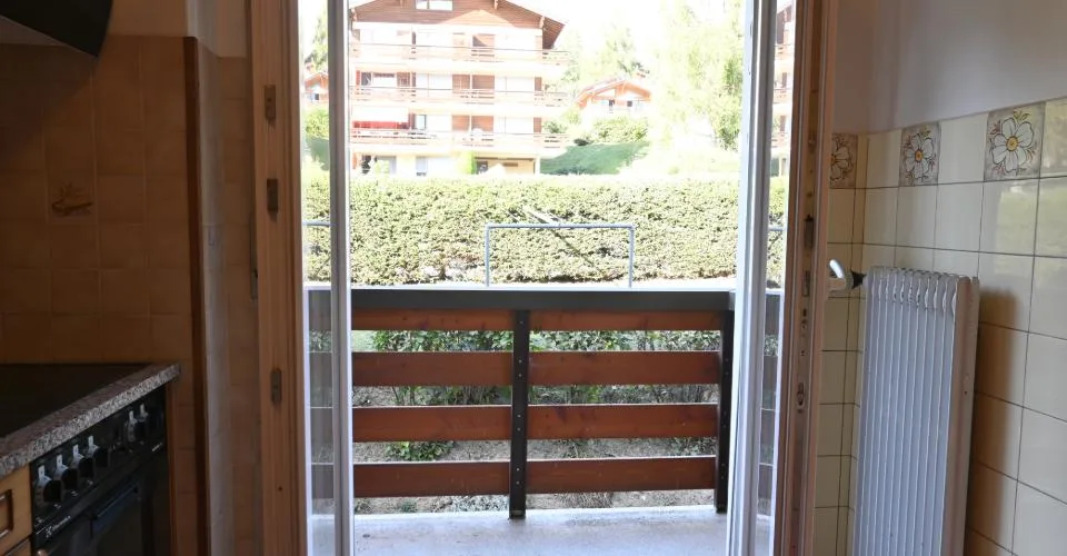 Appartement de 3 pièces d’environ 71 m2 ,vendu non meublé, avec deux balcons totalisant environ 15 m2 – photo 4 of 19