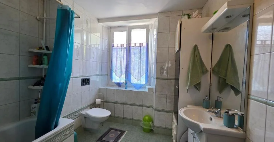 Maison jumelée avec deux logements et une terrasse – foto 12 di 13