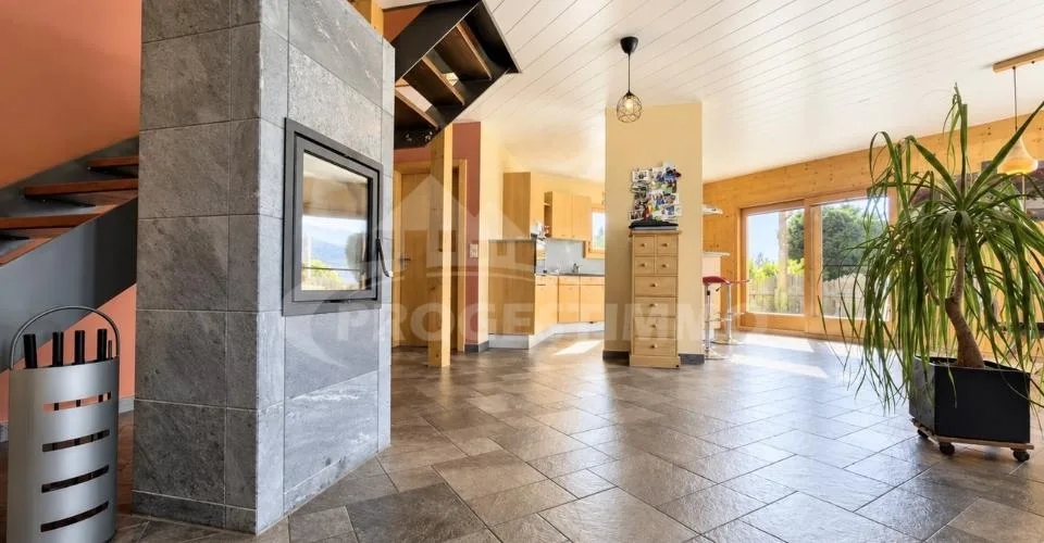 MAISON INDIVIDUELLE DE 5,5 PIÈCES AU CŒUR DES ALPES – Foto 2 von 11