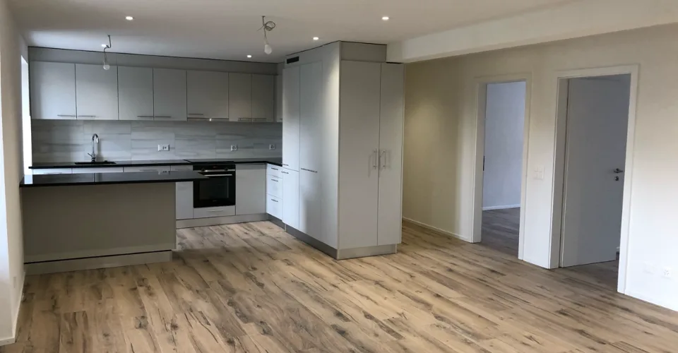 Appartement de 3,5 pièces rénové en 2021 à Payerne – photo 3 sur 5