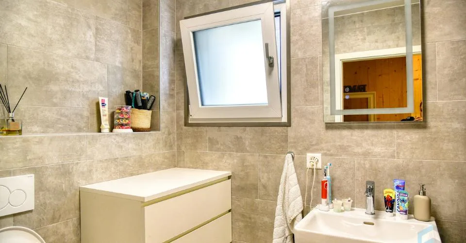 Villa indipendente esclusiva di 5 ½ locali con giardino ad Aproz – foto 4 di 13