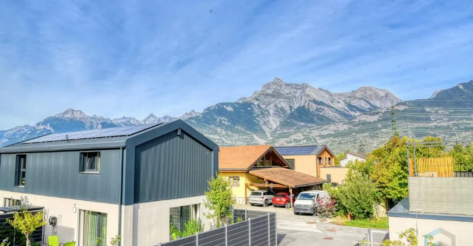 Villa indipendente esclusiva di 5 ½ locali con giardino ad Aproz – foto 13 di 13