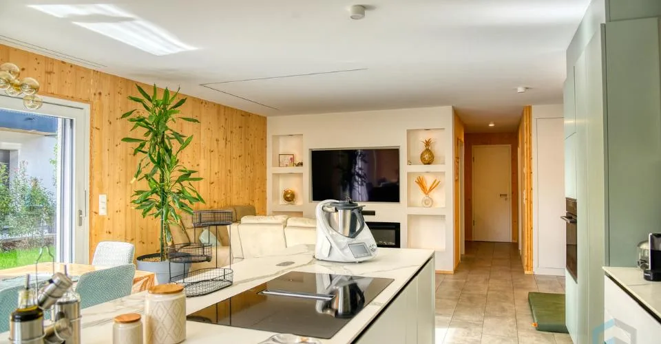 Villa indipendente esclusiva di 5 ½ locali con giardino ad Aproz – foto 3 di 13