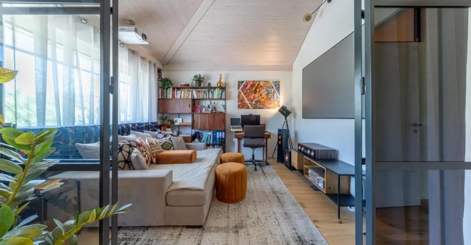 Villa contemporaine avec piscine – Foto 6 von 12