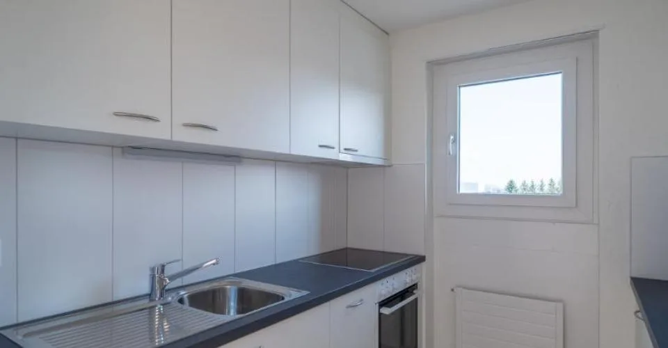 Logement de 3.5 pièces au 1er étage avec balcon – Foto 3 von 7