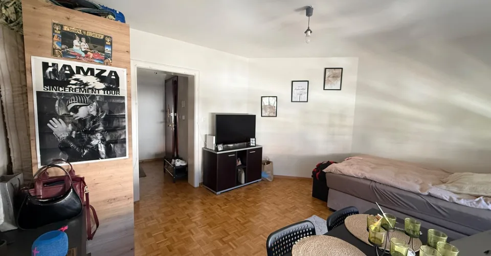 Studio avec cuisine séparée - Rousseau 8 – Foto 2 von 4