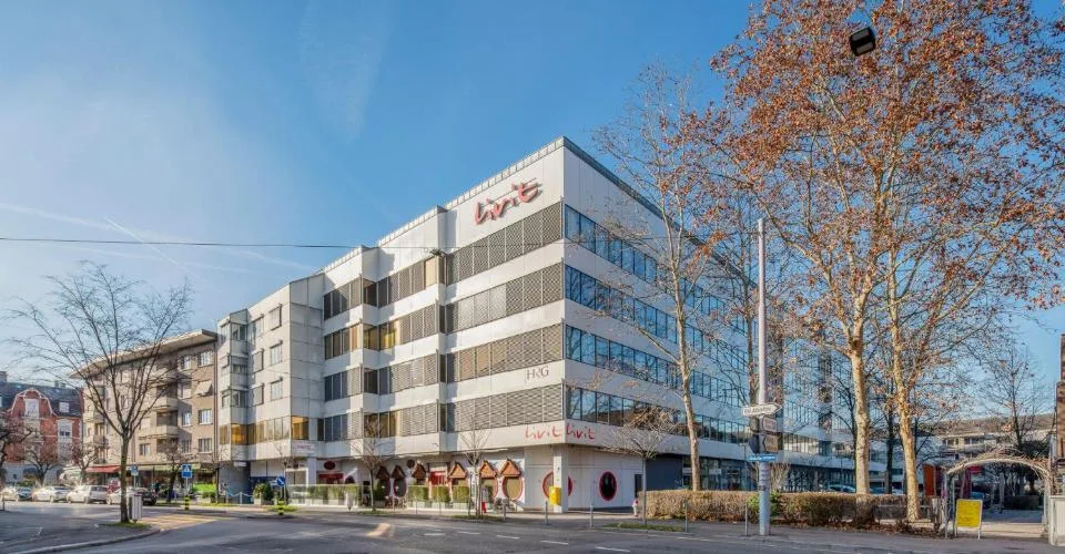 Tiefgaragenparkplatz zu vermieten in Zürich Altstetten – foto 2 di 2