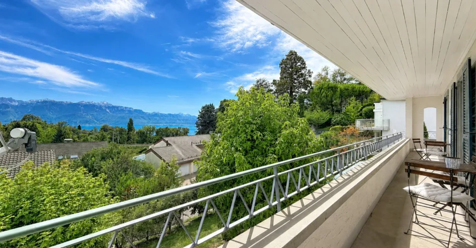 Individual villa with 9.5 rooms and a view of Lake Geneva and the Alps – photo 21 of 26