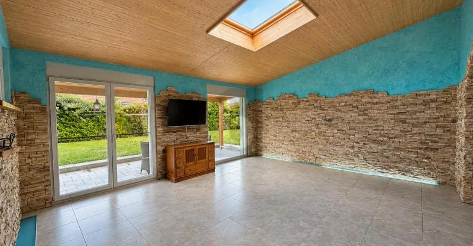 MAGNIFIQUE, PLAIN PIED, LUMINEUSE AVEC GRAND JARDIN – Foto 3 von 6