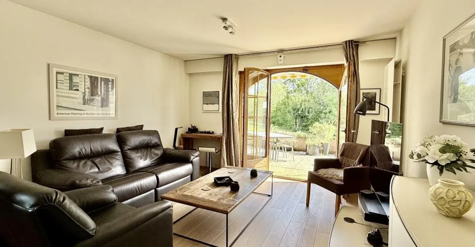 Superbe appartement de 2,5 pièces avec grande terrasse et belle échappée sur le lac et les montagnes – foto 6 di 21