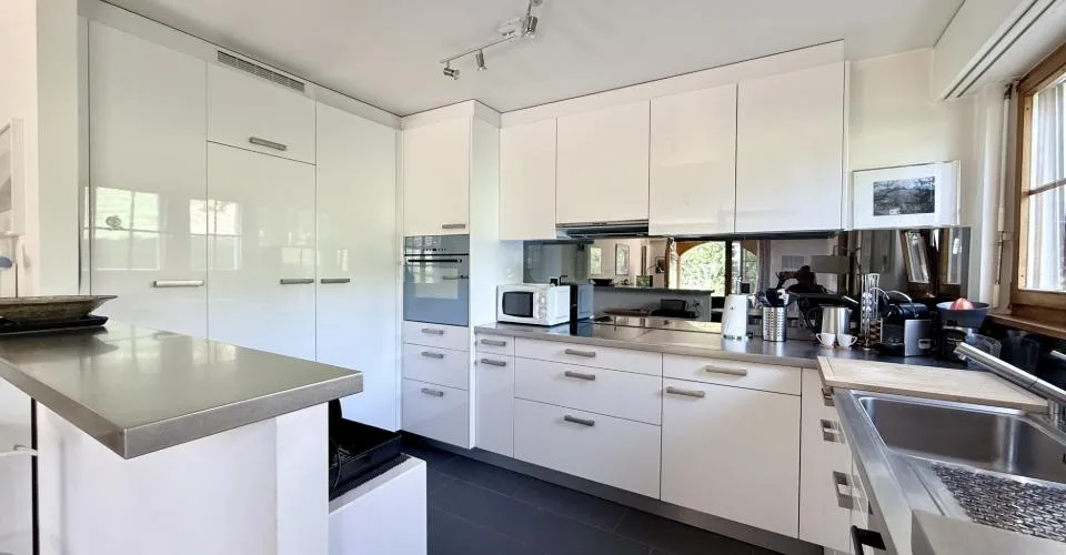 Superbe appartement de 2,5 pièces avec grande terrasse et belle échappée sur le lac et les montagnes – foto 4 di 21