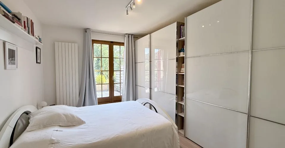 Superbe appartement de 2,5 pièces avec grande terrasse et belle échappée sur le lac et les montagnes – foto 9 di 21