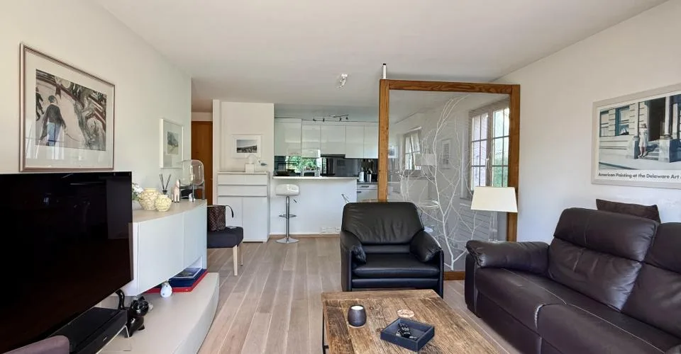 Superbe appartement de 2,5 pièces avec grande terrasse et belle échappée sur le lac et les montagnes – foto 7 di 21