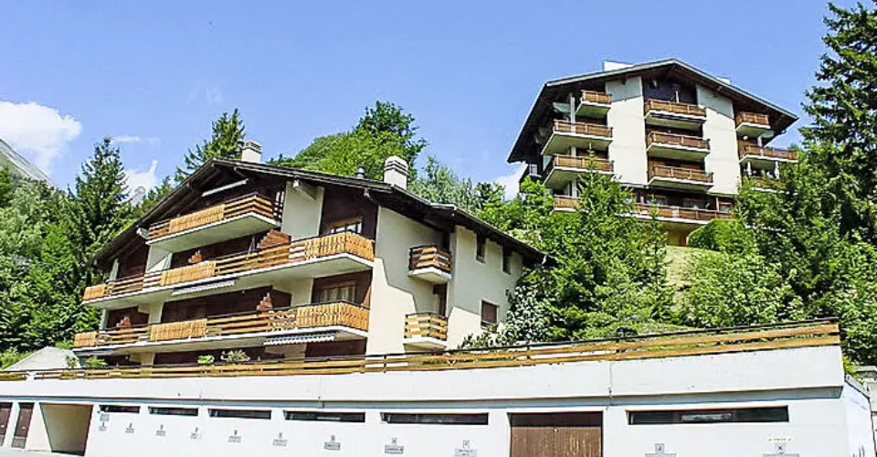Charmant appartement de 2 pièces d’environ 57 m2 vendu meublé, avec deux jolis balcons totalisant environ 9 m2 – photo 12 of 13