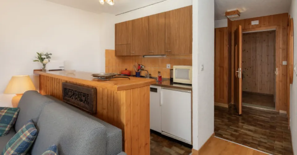Charmant appartement de 2 pièces d’environ 57 m2 vendu meublé, avec deux jolis balcons totalisant environ 9 m2 – photo 8 of 13