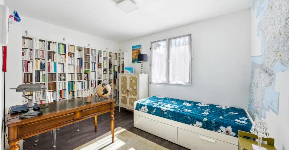 Lumineux et confortable appartement à 10 minutes des commodités – foto 5 di 8