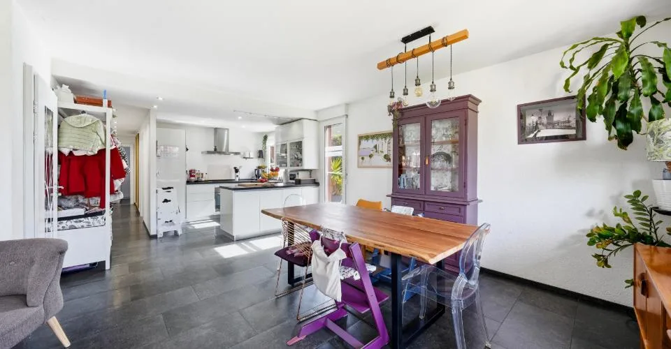 Lumineux et confortable appartement à 10 minutes des commodités – foto 2 di 8