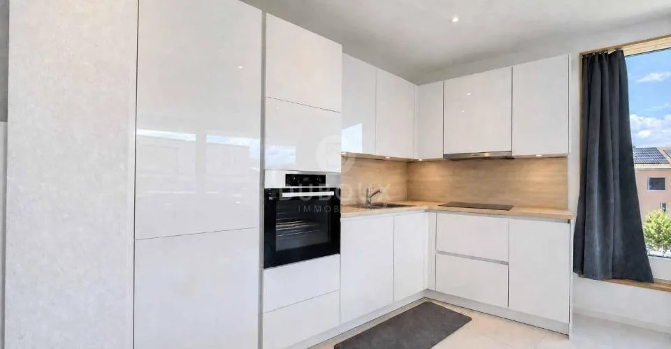 SUPERBE 2.5 PIÈCES RÉCENT AVEC BALCON COUVERT – Foto 3 von 16