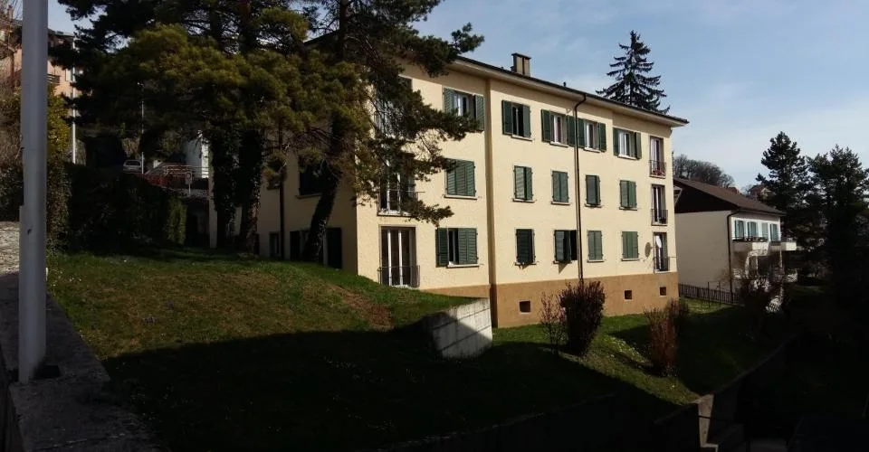Appartement à Neuchâtel avec vue quartier – Foto 2 von 2