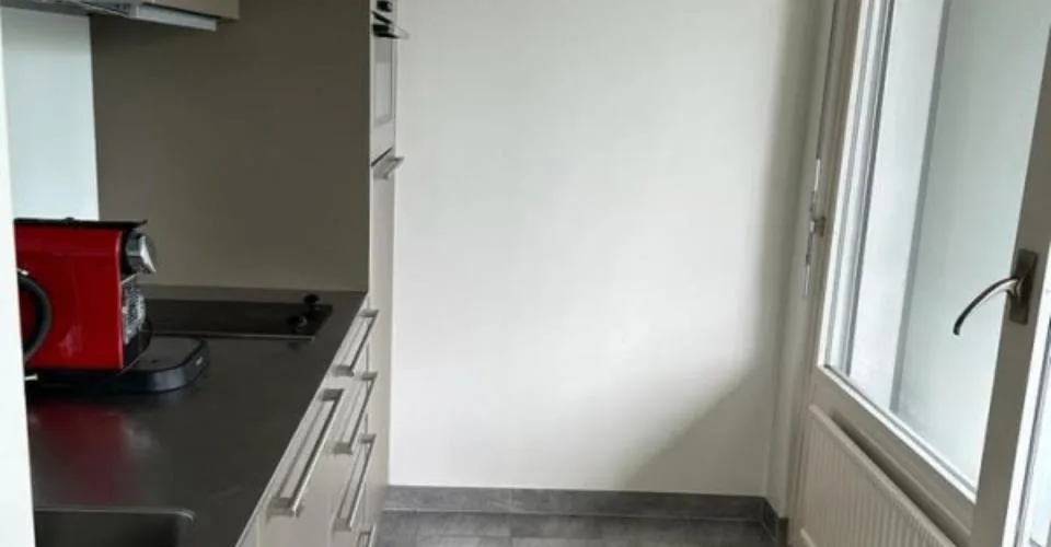 BEL APPARTEMENT LUMINEUX À LA GRADELLE – Foto 2 von 5