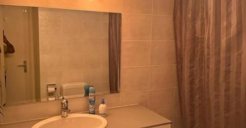 BEL APPARTEMENT LUMINEUX À LA GRADELLE – Foto 3 von 5