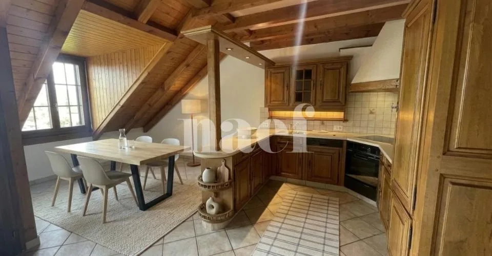 Centre de Founex - Charmant appartement de 6 pièces en duplex au 2ème étage avec cheminée et balcon – foto 2 di 12