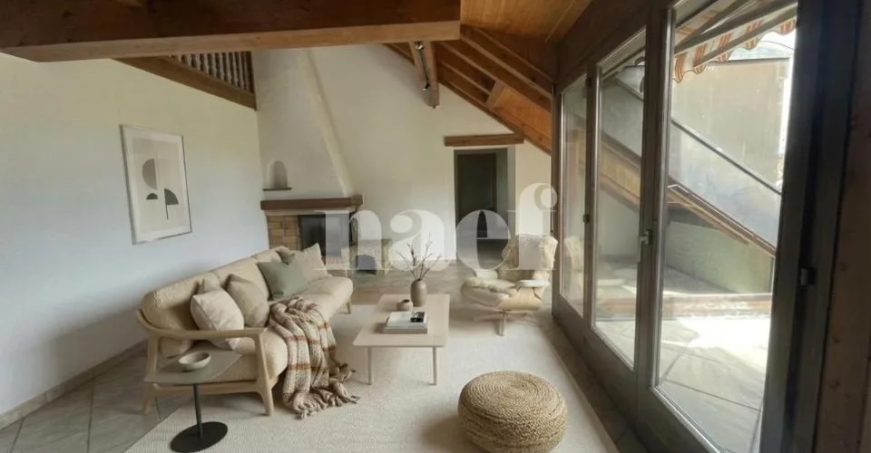 Centre de Founex - Charmant appartement de 6 pièces en duplex au 2ème étage avec cheminée et balcon – foto 3 di 12