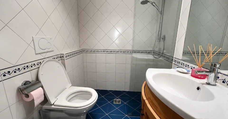 À louer à la semaine : Appartement Ski-in, Ski-out de 5.5 pièces avec 2 places de parc intérieurs, à Montana ! – photo 12 sur 13