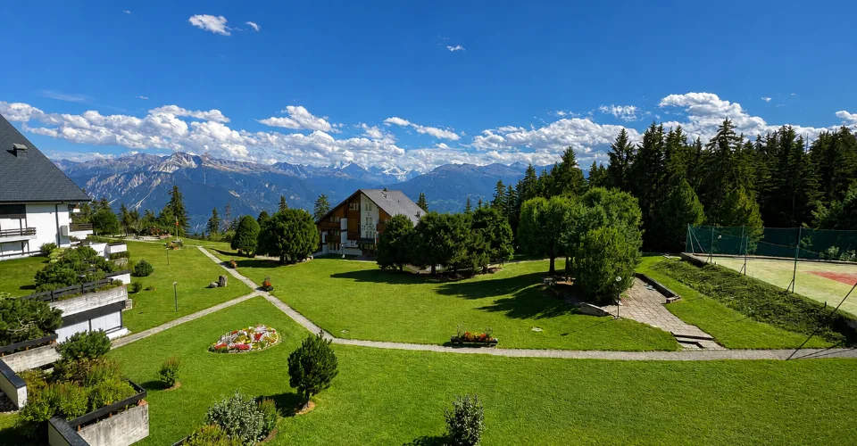 À louer à la semaine : Appartement Ski-in, Ski-out de 5.5 pièces avec 2 places de parc intérieurs, à Montana ! – photo 3 sur 13