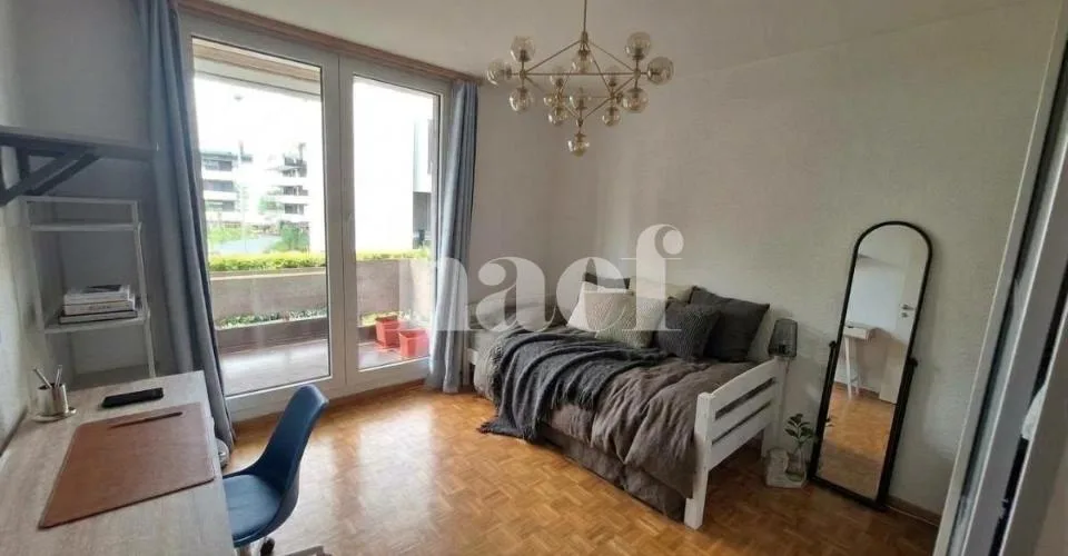 Appartement de 5.5 pièces au rez-de-chaussée avec cheminée et balcon – Foto 7 von 9