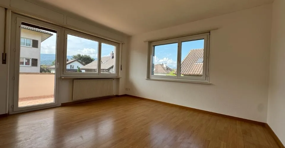 Appartement de 3 piÃ¨ces au 1er Ã©tage entiÃ¨rement rÃ©novÃ© – Foto 4 von 9