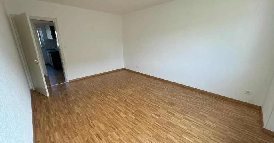 Appartement de 3 piÃ¨ces au 1er Ã©tage entiÃ¨rement rÃ©novÃ© – Foto 7 von 9
