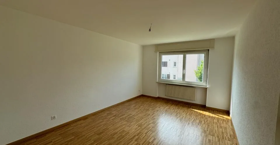 Appartement de 3 piÃ¨ces au 1er Ã©tage entiÃ¨rement rÃ©novÃ© – Foto 8 von 9