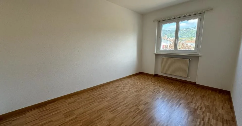 Appartement de 3 piÃ¨ces au 1er Ã©tage entiÃ¨rement rÃ©novÃ© – Foto 5 von 9