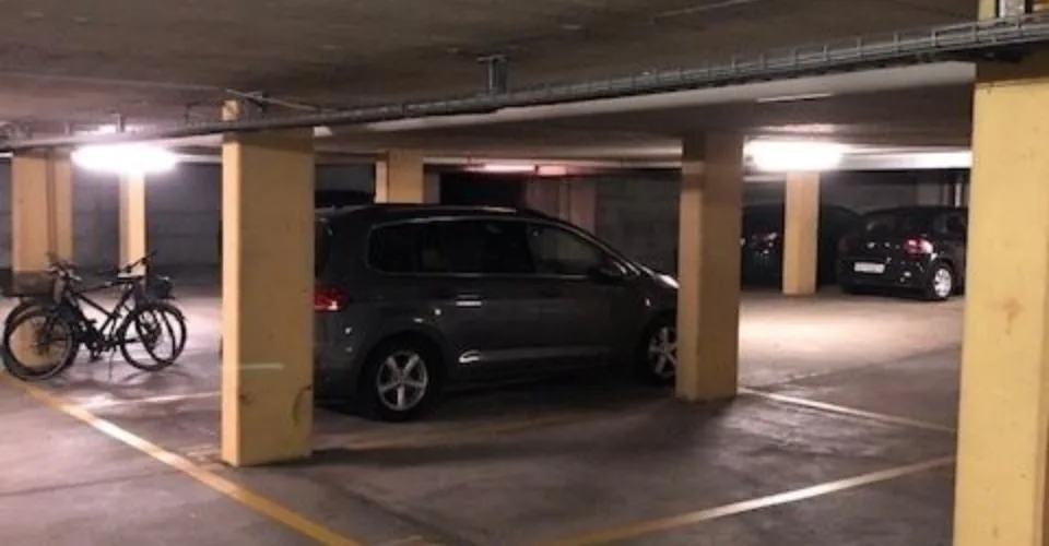 Tiefgarage in Zürich-Affoltern mieten – Foto 2 von 2